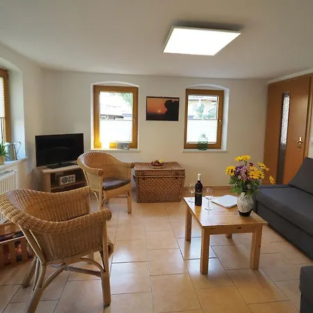 Haus Felsental * ראטן